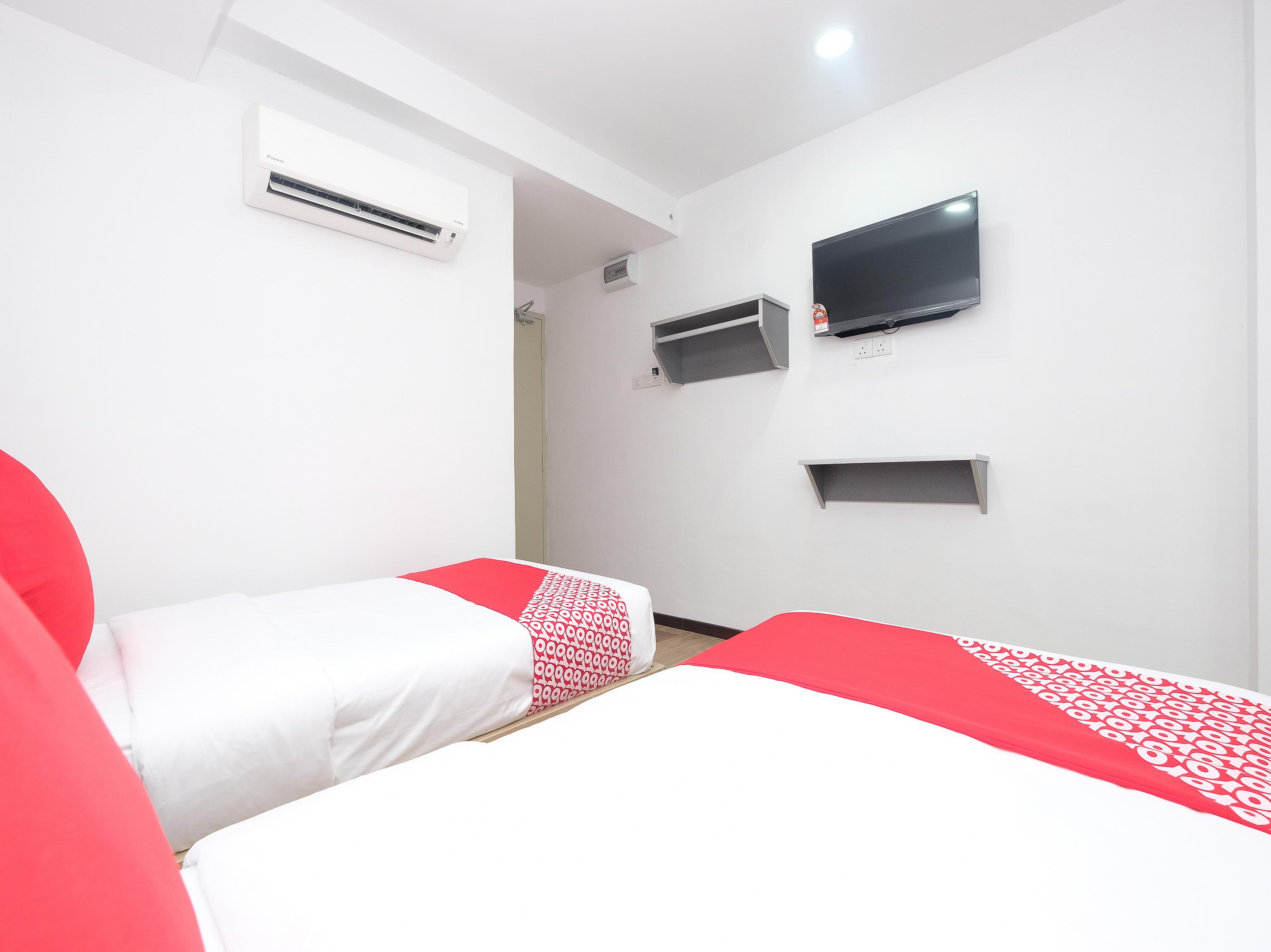 Oyo 44043 First Garden Hotel Kuantan Esterno foto
