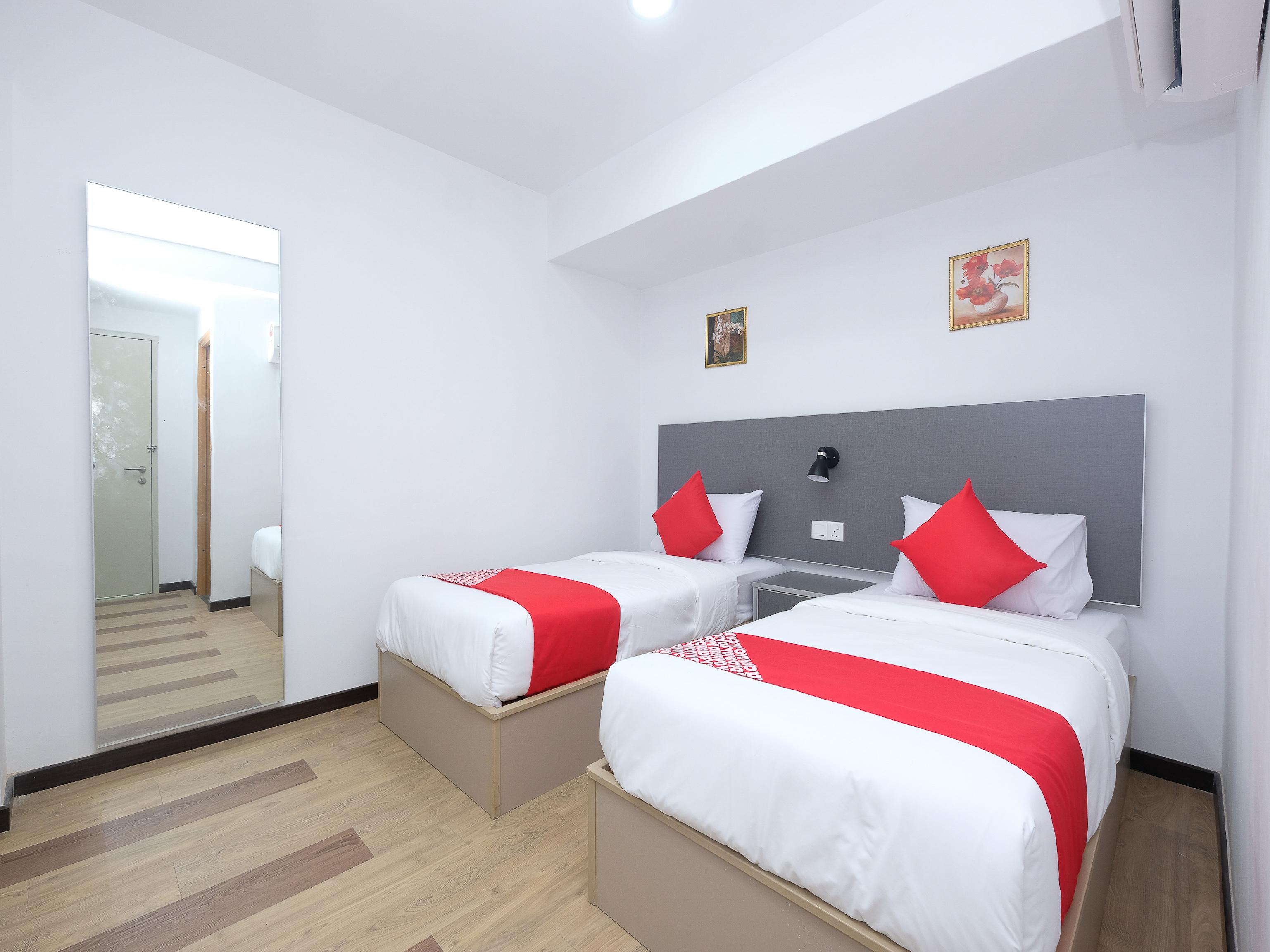 Oyo 44043 First Garden Hotel Kuantan Esterno foto