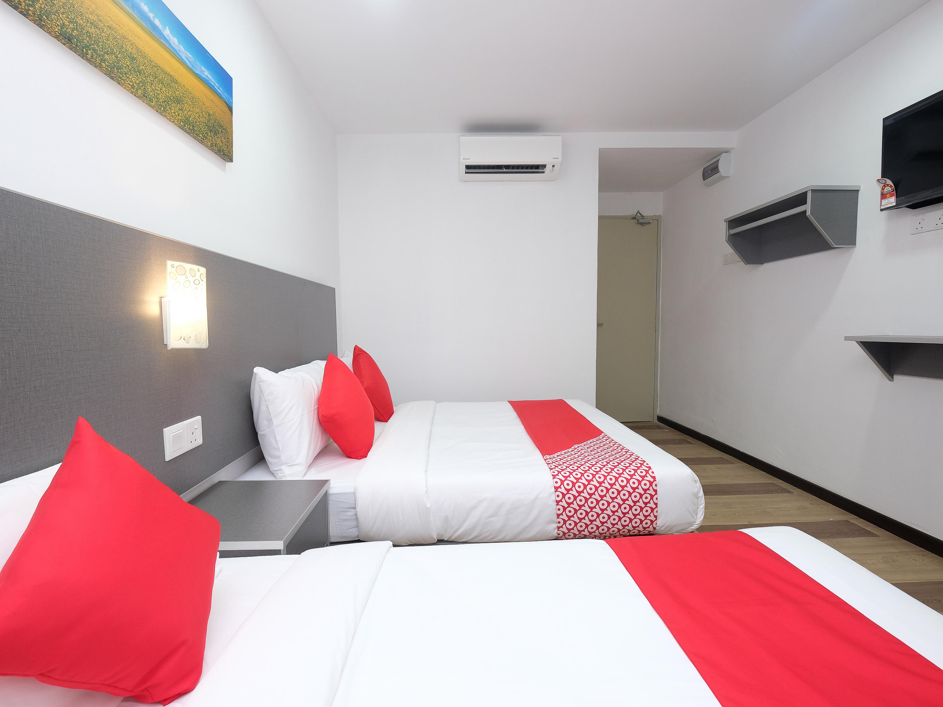 Oyo 44043 First Garden Hotel Kuantan Esterno foto