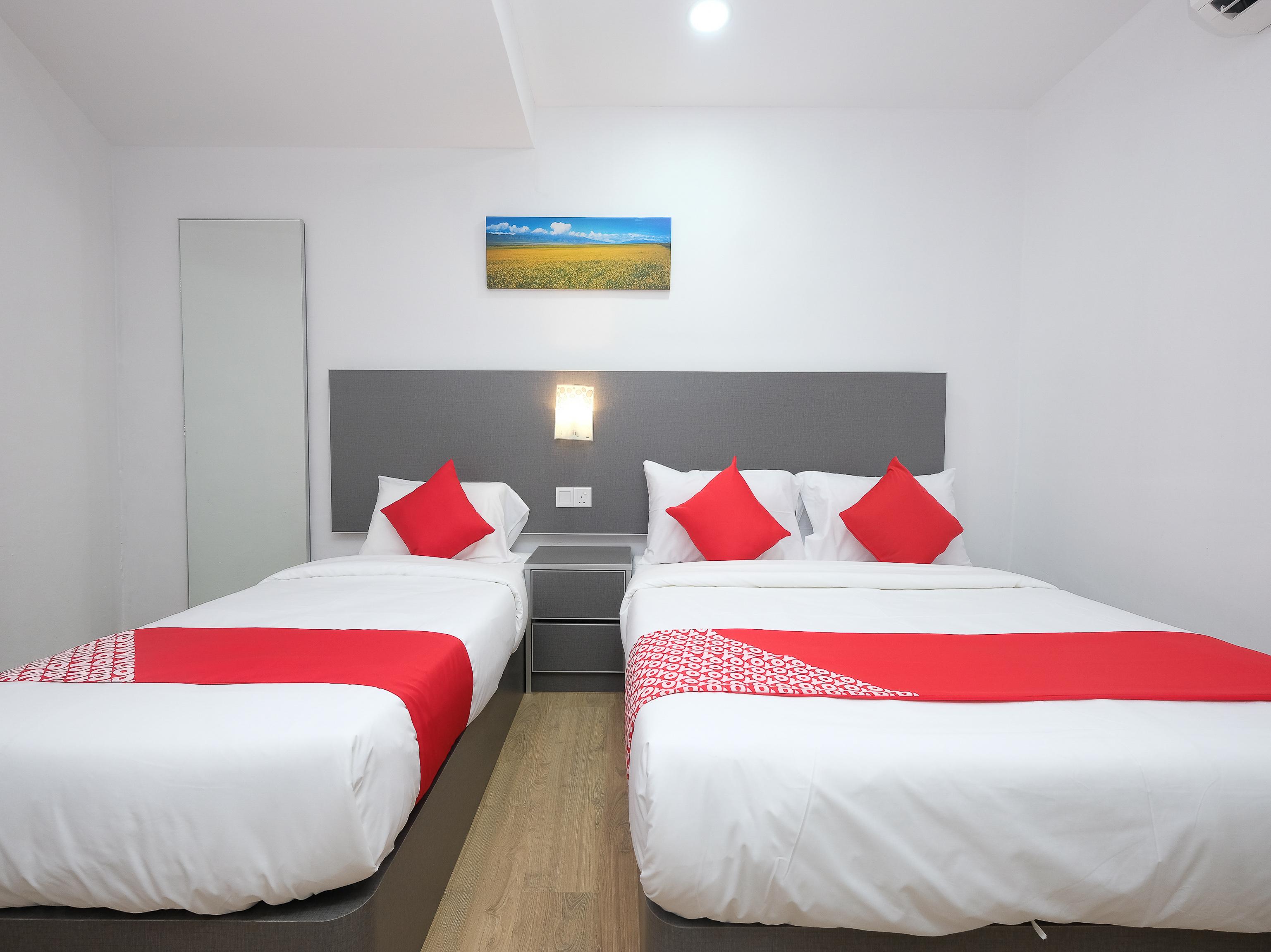 Oyo 44043 First Garden Hotel Kuantan Esterno foto