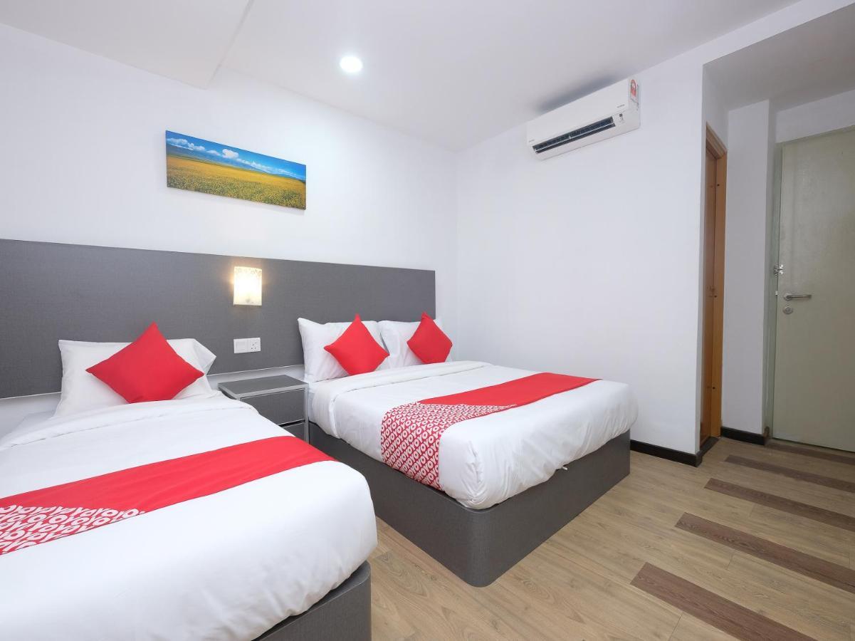 Oyo 44043 First Garden Hotel Kuantan Esterno foto