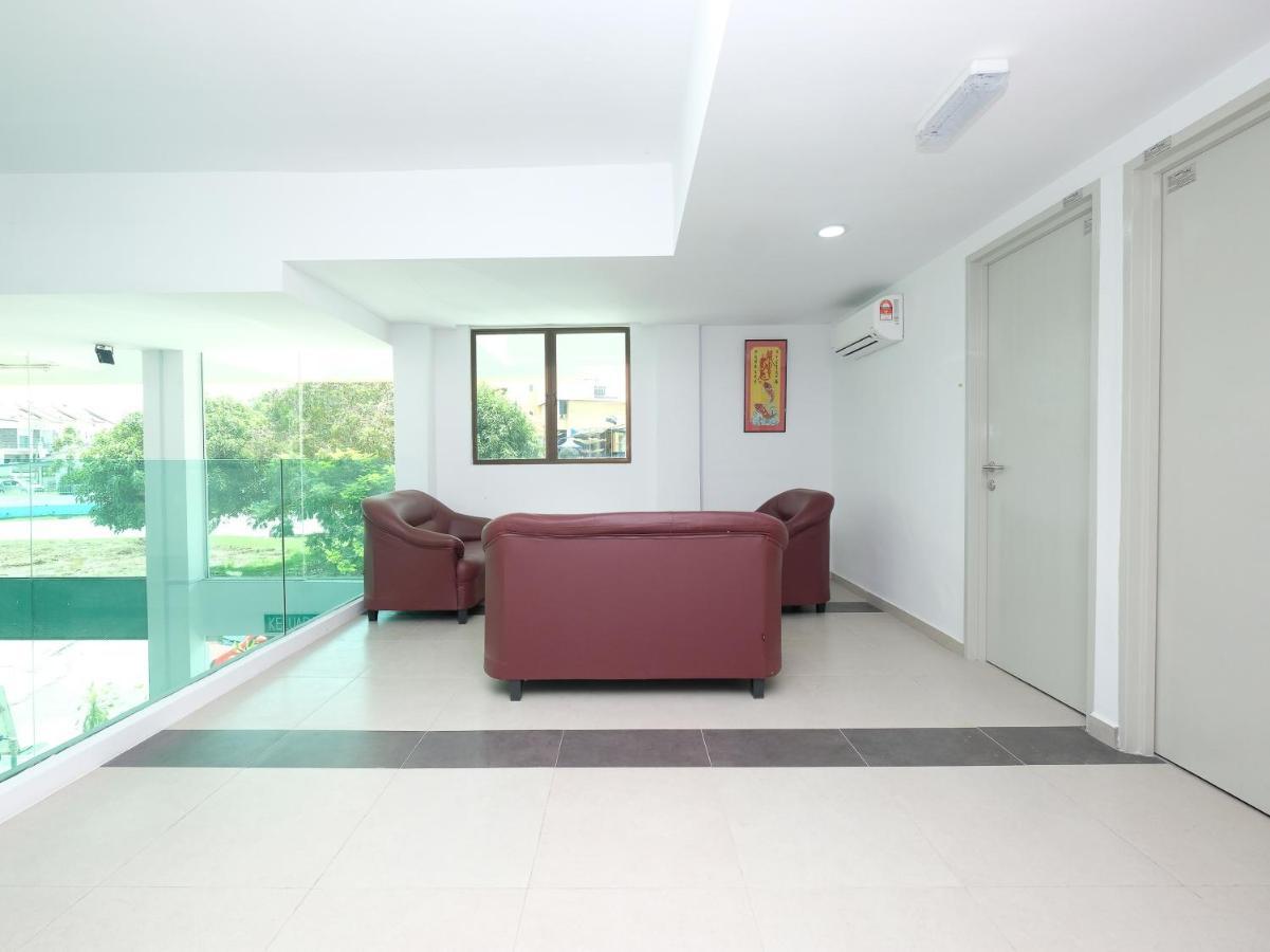 Oyo 44043 First Garden Hotel Kuantan Esterno foto