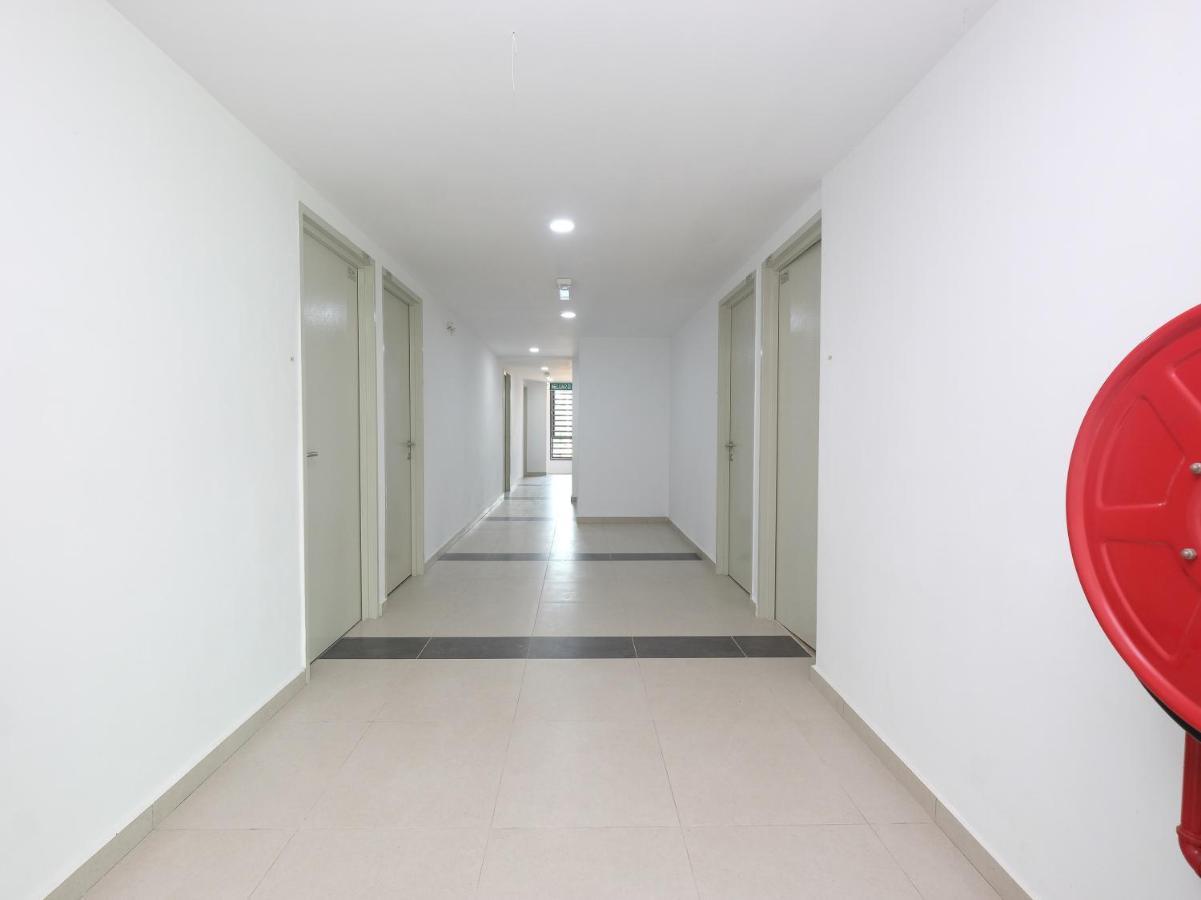 Oyo 44043 First Garden Hotel Kuantan Esterno foto